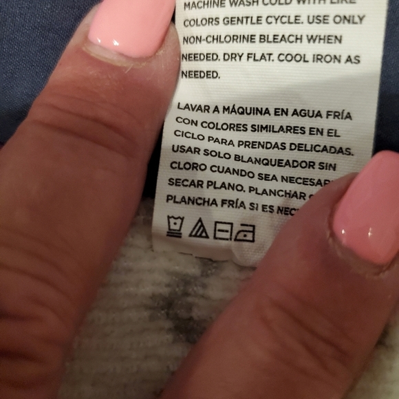 Covington Acrylic Beanie and Scarf NWOT - Picture 7 of 7